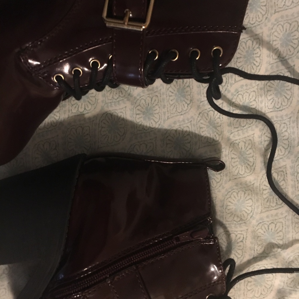 Shoes - Picture 3 of 7
